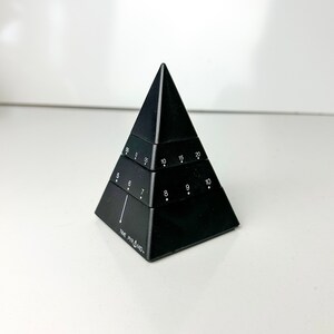 TIME PYRAMID 4-D Design Inc. 置時計 Vintage 1988 Time Pyramid Clock 4-D Design Revolving Desk Clock - Etsy
