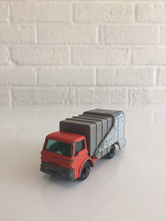 matchbox series no 7 refuse truck