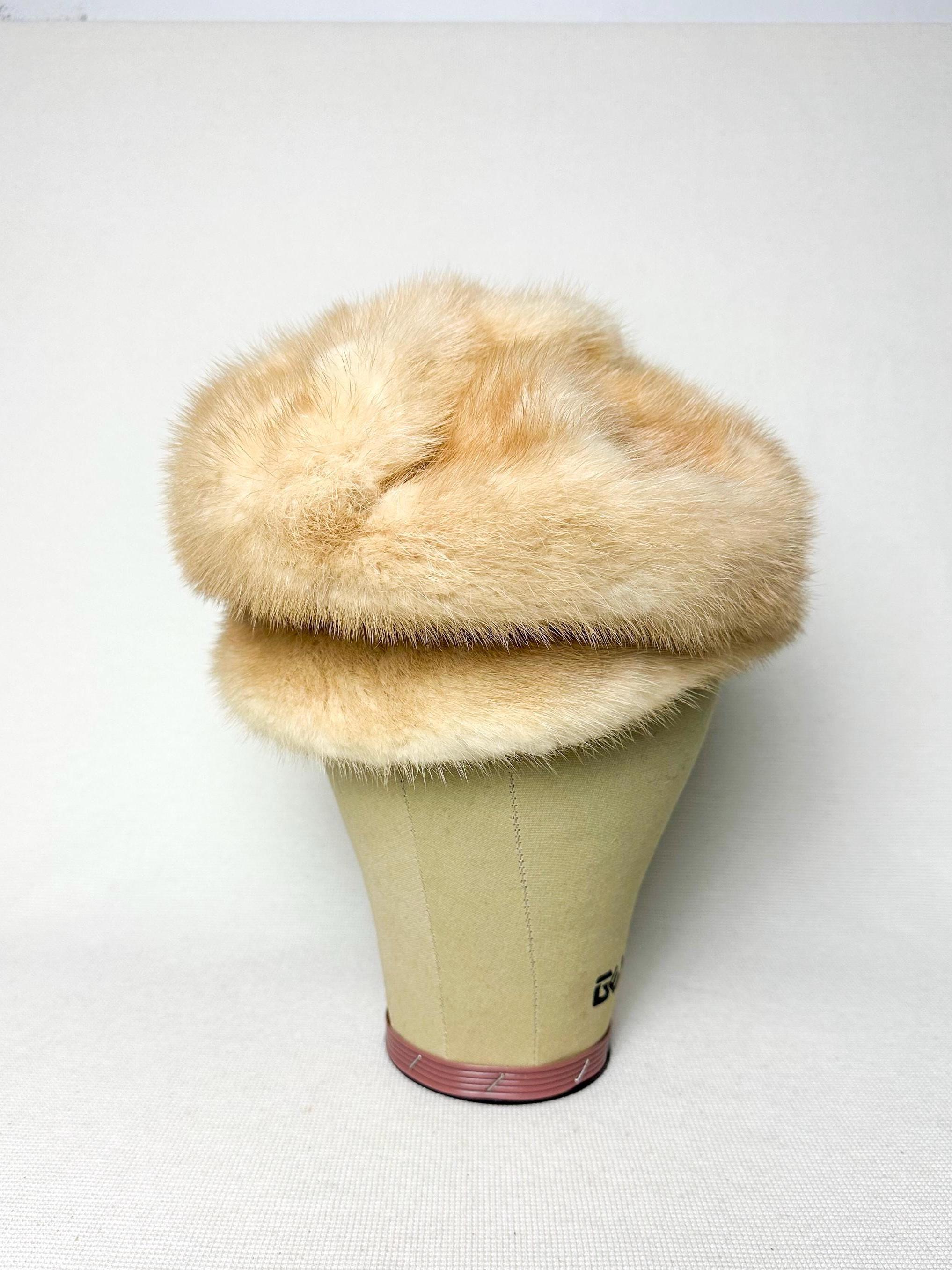 Vintage 60s Blonde Mink Fur Pillbox Hat Champagne Beige Winter Luxury Glam 50s/60s Vintage Genuine Mink Pillbox Hat – Better Dresses  main image 2