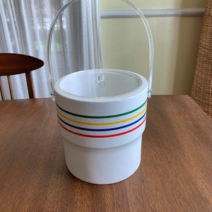 Vintage jaren 1980 ijsemmer met Lucite handvat en deksel Retro Barware accessoire primaire kleur strepen