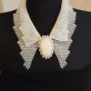 collar with a bar Grace
