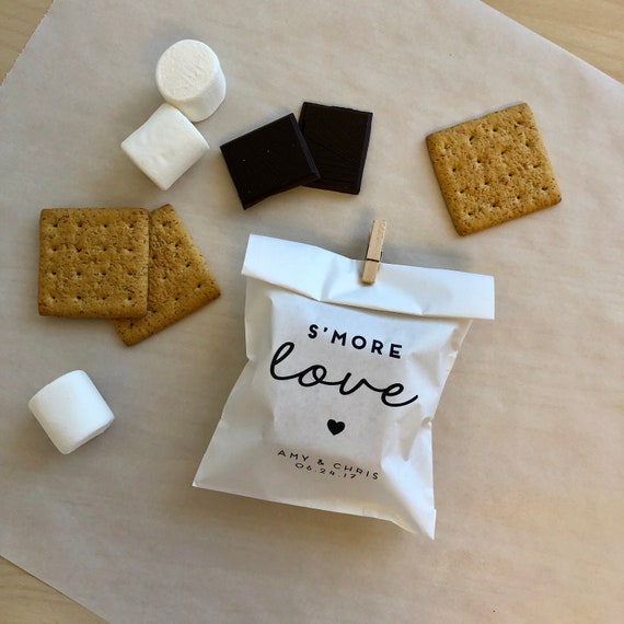 A Smores Favor An Everal Barn And Homestead Wedding