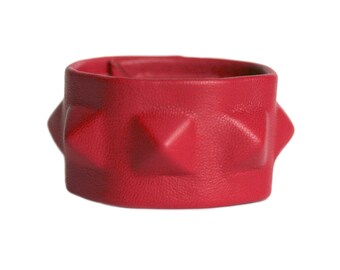 Leather bracelet cuff with pyramides studs red or silver