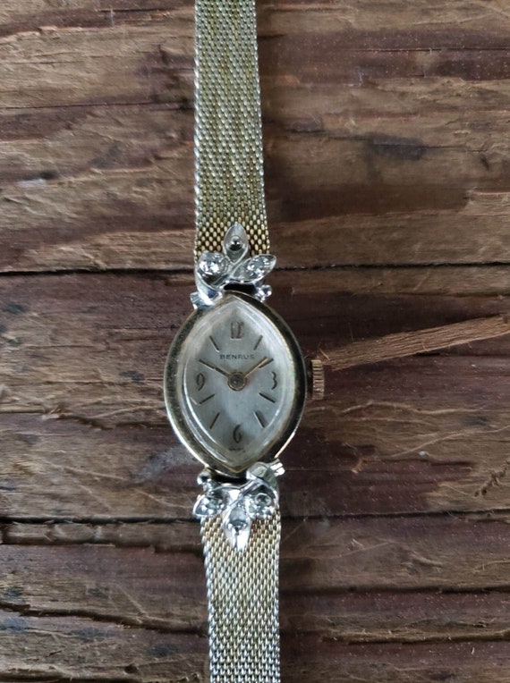 1940’s Benrus Women’s Wrist Watch (Gold Band) - image 1