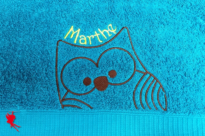 Serviette hibou brodée avec motif nom hellblau/türkisblau