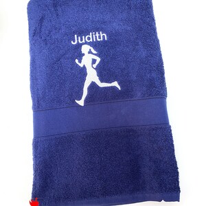 Läufer Handtuch bestickt mit Motiv Name dunkelblau