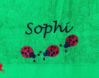 Serviette à coccinelle brodée avec motif + nom