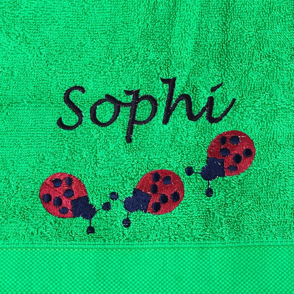 Serviette à coccinelle brodée avec motif + nom