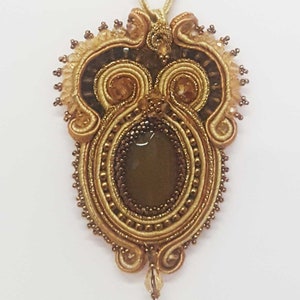 Collana soutache Ciondolo pendente ricamato e intrecciato intorno a pietra dura incastonata con rocaille miyuki immagine 10