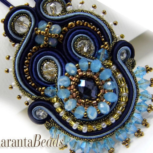 Soutache hanger, soutache hanger in blauw, lichtblauw, handgemaakte geborduurde ketting soutache sieraden collectie