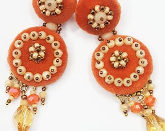 Orecchini ricamati,  orecchini da cerimonia con perline ricamate, orecchini in velluto con perle in vetro