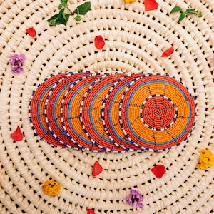 Posavasos maasai hechos a mano con cuentas, cuentas recicladas, posavasos hermosos y vibrantes