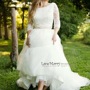 Two Piece Wedding Dress Set Lace Crop Top with Round Neckline and Elbow Sleeves 2 Piece Wedding Dress with Long Sleeves 画像 2