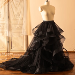 Black skirts for weddings 2025