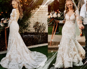 SKYE / Vestido de novia ajustado de encaje: mangas largas, espalda transparente y cola