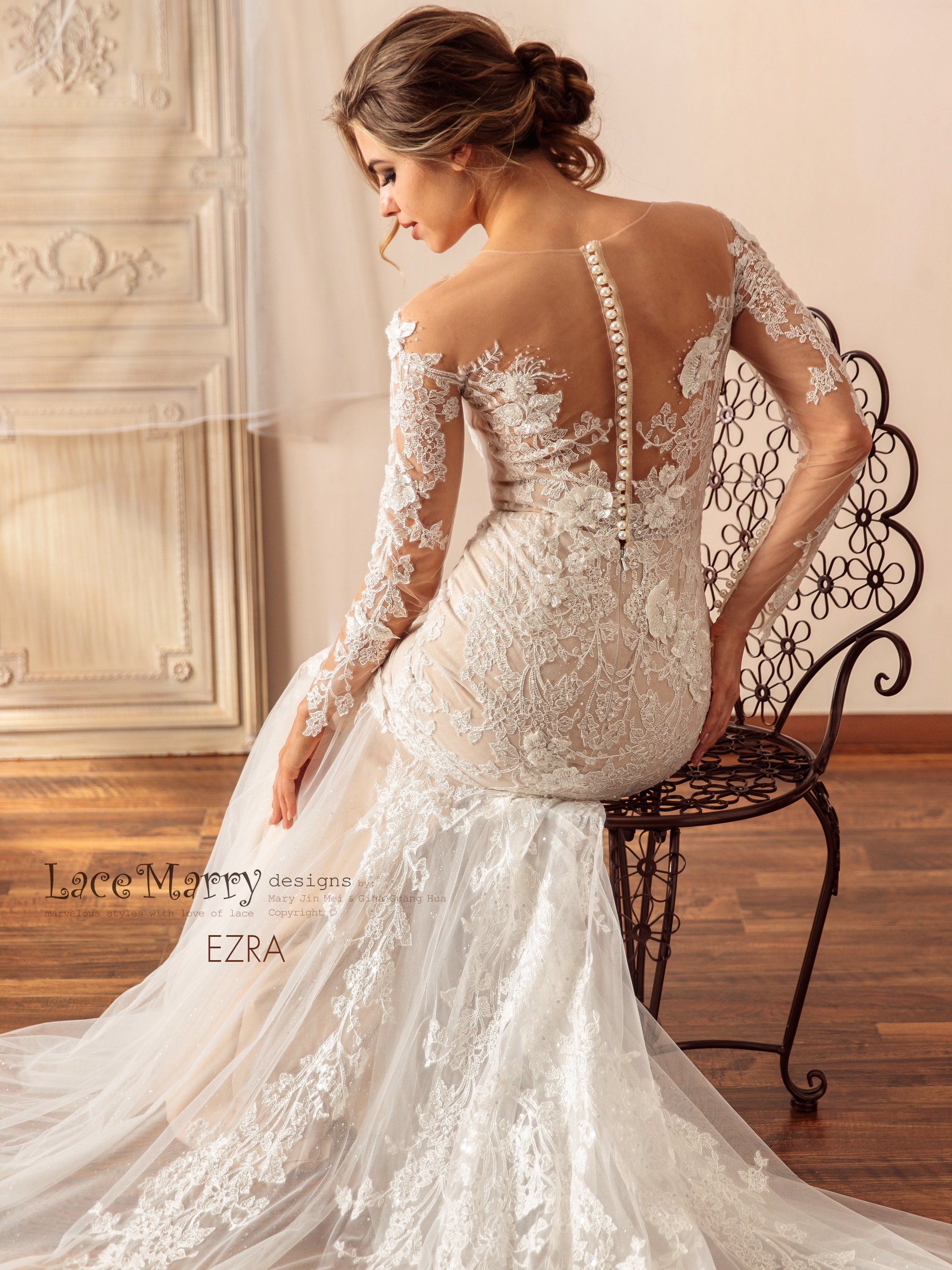 EZRA / Fitted Lace Wedding Dress With Long Sleeves & Pearl Buttons