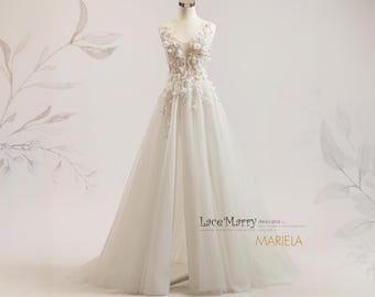 MARIELA / Vestido de novia con abertura y purpurina, corte A y flores 3D