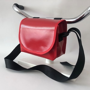 Lenkertasche, Lenkertasche mit Gurt, Fahrradtasche mit Gurt, Lenkertasche rot, Lenkertasche schlicht, Lenkertasche Damen, Lenkertasche Kind Bild 1