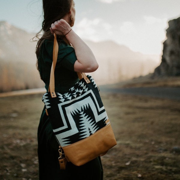 Southwest Backpack Purse in Pendleton Wool, Cross Body Purse, Backpack Tote, Diaper Bag, Boho Southwestern Bag, Crossbody Tote, Large purse