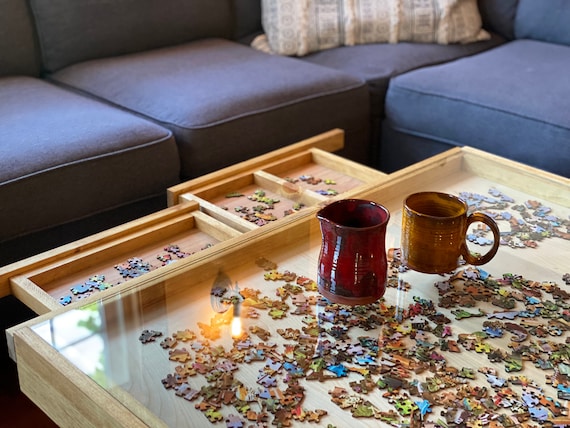 Table basse puzzle rustique avec plateau en verre amovible comprend 2  tiroirs cachés 24 x 36 po. 100 % fabriquée aux États-Unis -  Canada