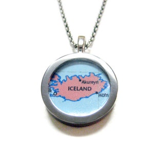 Collier Pendentif carte en Islande