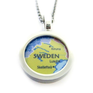Iran Map Necklace With Persian Calligraphy (18K GOLD  Sweden Map Shape Pendant Business Card Holder display picture 1