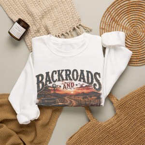 Vintage sweatshirt Backroads & Bonfires, T-shirt met landelijke levensstijl | Rustiek western sweatshirt met ronde hals afbeelding 7