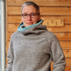 Wollen hoodie * Hoodie * Retro * Wollen trui * * Trui * Damestrui met capuchon * Outdoor * Sweatshirt * Pullover * Warmgrijs