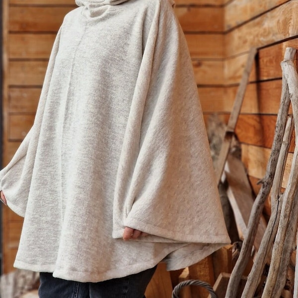 Damen Poncho weicher Damenponcho aus Walkloden, Wollpullover, Überzieher, Poncho mit Kapuze, Merinowolle, mittel beige, gemütlicher Poncho