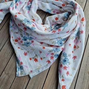 Muslin scarf XXL scarf ladies scarf flowers floral pink ladies scarf made of muslin, triangular scarf for women, accessories, autumn, winter scarf