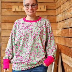 Sweatshirt oversized sweater ** Stella** Retro Leo, shirt for women, women&#39;s shirt with long sleeves, leopard pattern pink, BOHO, women&#39;s sweater, sweater