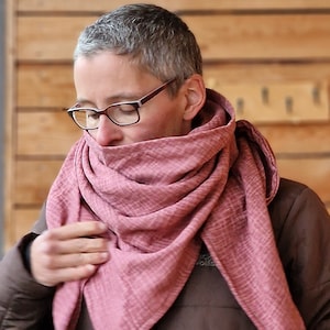 Muslin cloth XXL scarf ladies scarf batik pink ladies scarf made of muslin, triangular scarf for ladies, accessories, autumn, winter scarf cuddly