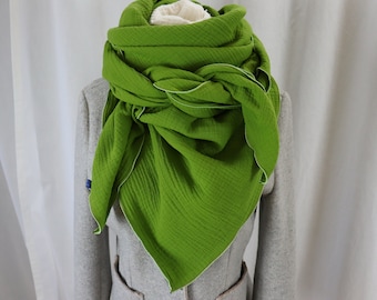 Écharpe XXL en mousseline, écharpe femme, vert prairie, écharpe femme en mousseline double gaze, écharpe douce pour l'automne, écharpe triangulaire
