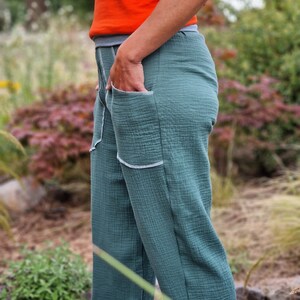 Musselinhose Damen luftige Hose aus Musselin PumpHose smaragd grün Sommerhose weite hose culotte Damen Größe 34 bis 46 Bild 4