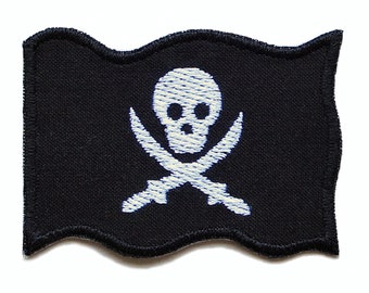 Piratenflagge Aufnäher mit Totenkopf gestickt, 7 x 5 cm, Piraten Bügelbild, Flicken zum aufbügeln für Kinder