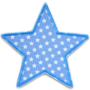 Peut inclure: Un patch en forme d'étoile bleu avec un motif d'étoiles blanches. Le patch a une bordure bleue.