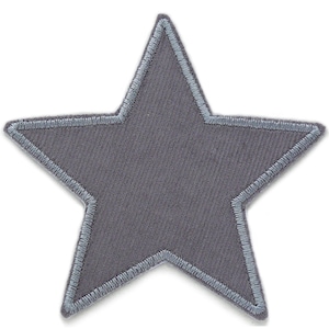 Puede incluir: Un parche gris en forma de estrella con un contorno gris claro. El parche est&aacute; hecho de una tela suave y texturizada.