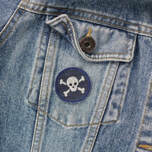 6 mini skull patches 4 cm – embroidered iron-on patches in a set – pirate jeans patches for children and adults image 6