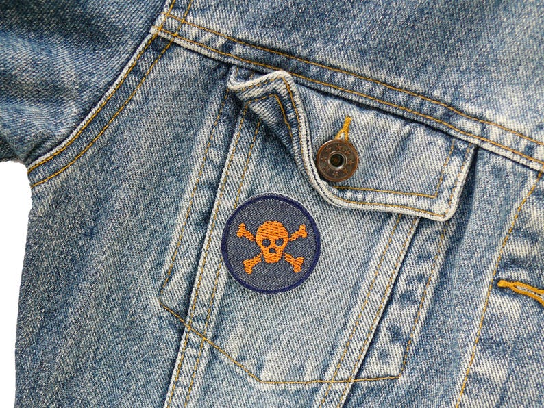 6 mini skull patches 4 cm – embroidered iron-on patches in a set – pirate jeans patches for children and adults image 7