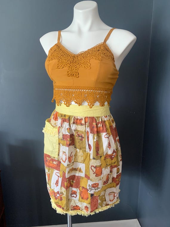 Vintage apron, Short retro apron, apron with fringe, Happy Days View 2