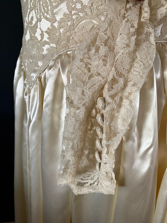 Vintage 1950s Satin Wedding Dress, Button back, L… - image 5