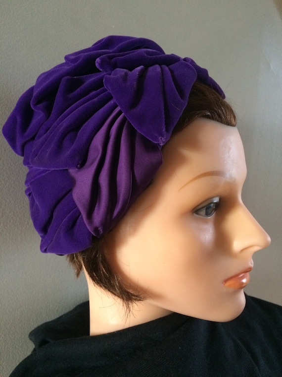 True Vintage 1940s Purple Velvet Women's Hat, Fanc