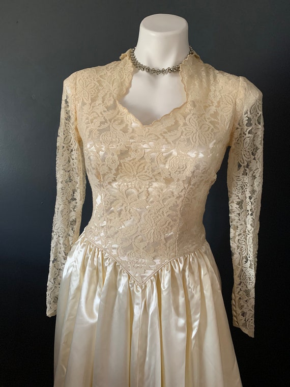 Vintage 1950s Satin Wedding Dress, Button back, L… - image 1