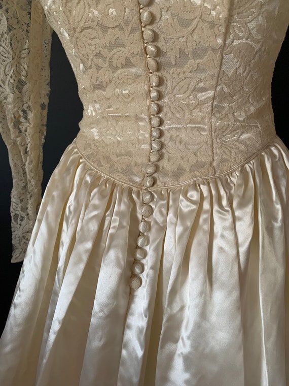 Vintage 1950s Satin Wedding Dress, Button back, L… - image 4