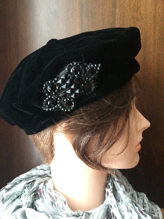 Edwardian True Vintage Black Velvet Beret, Women display picture 1