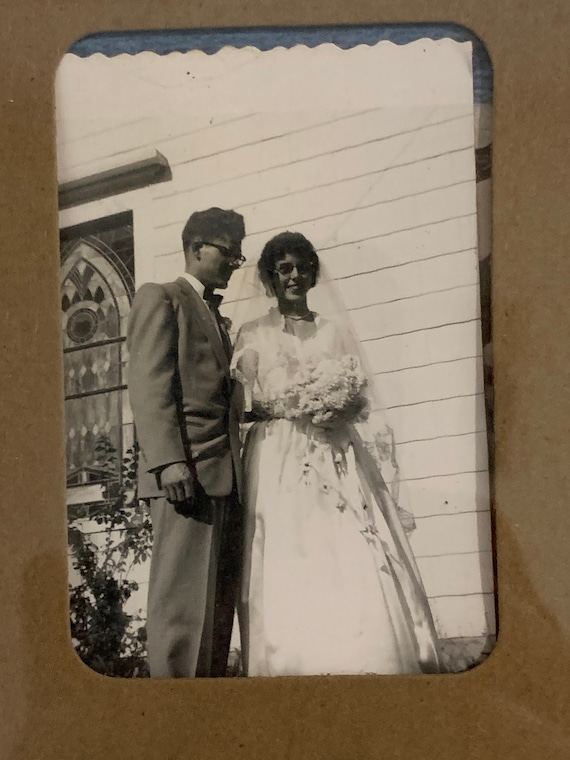 Vintage 1950s Satin Wedding Dress, Button back, L… - image 9