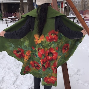 Round felted vest with poppies