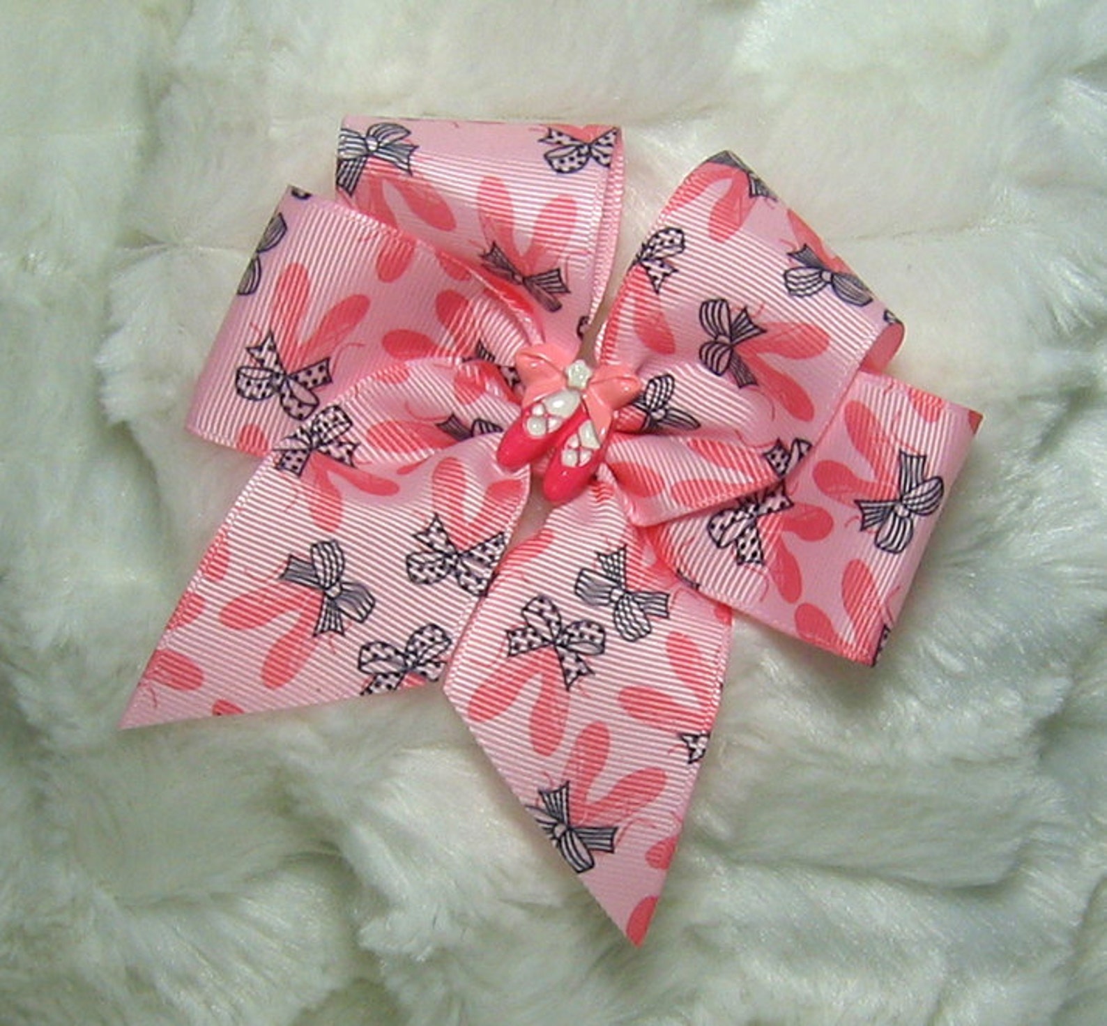 ballet dance bow - 4 inch single girls hair bow with pink & black ballet shoes on pink ribbon and two resin ballet shoes in the