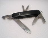 Vintage Victorinox Pocket Knife Swiss Army Multi Function Pocket Knife Officier Suisse Stainless Steel Blades Black Plates