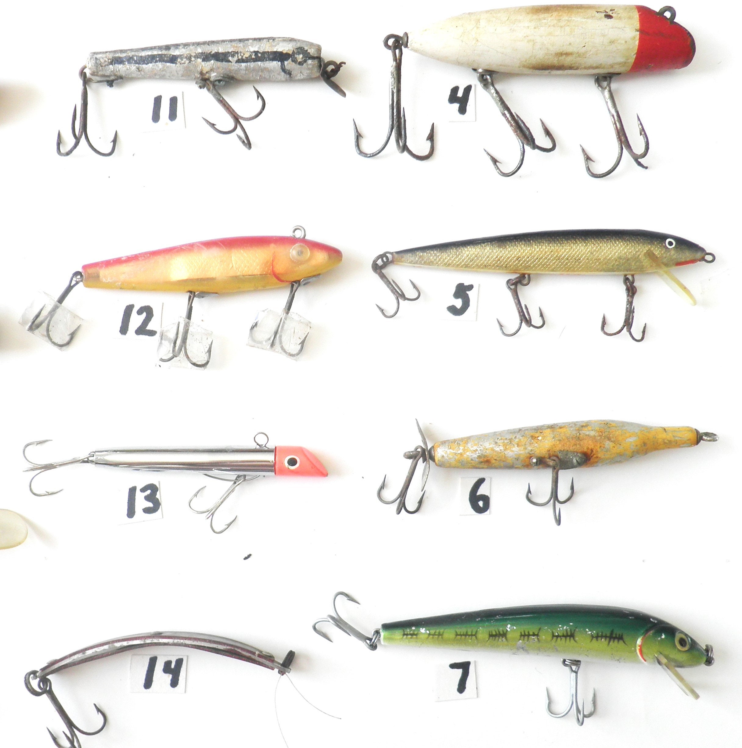 fishing lure collectibles an identification and value guide to the most  collectible antique fishing lures - AbeBooks
